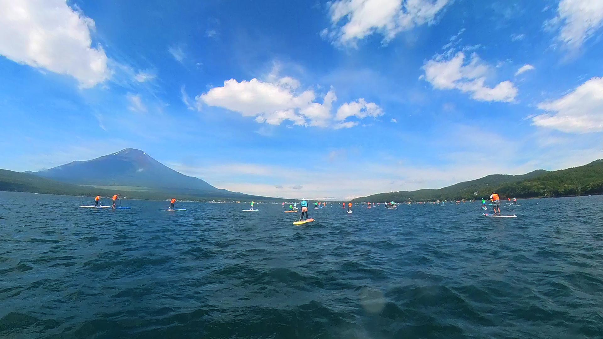 夏の湖上を駆け抜ける！辺久湖SUPレースで100人が熱戦！